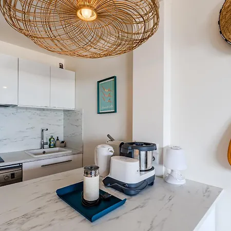 Vue - Direct Apartment *